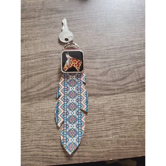 Feather concho purse charm, saddle charm, saddle feather, mule lover keychain - Picture 6 of 6